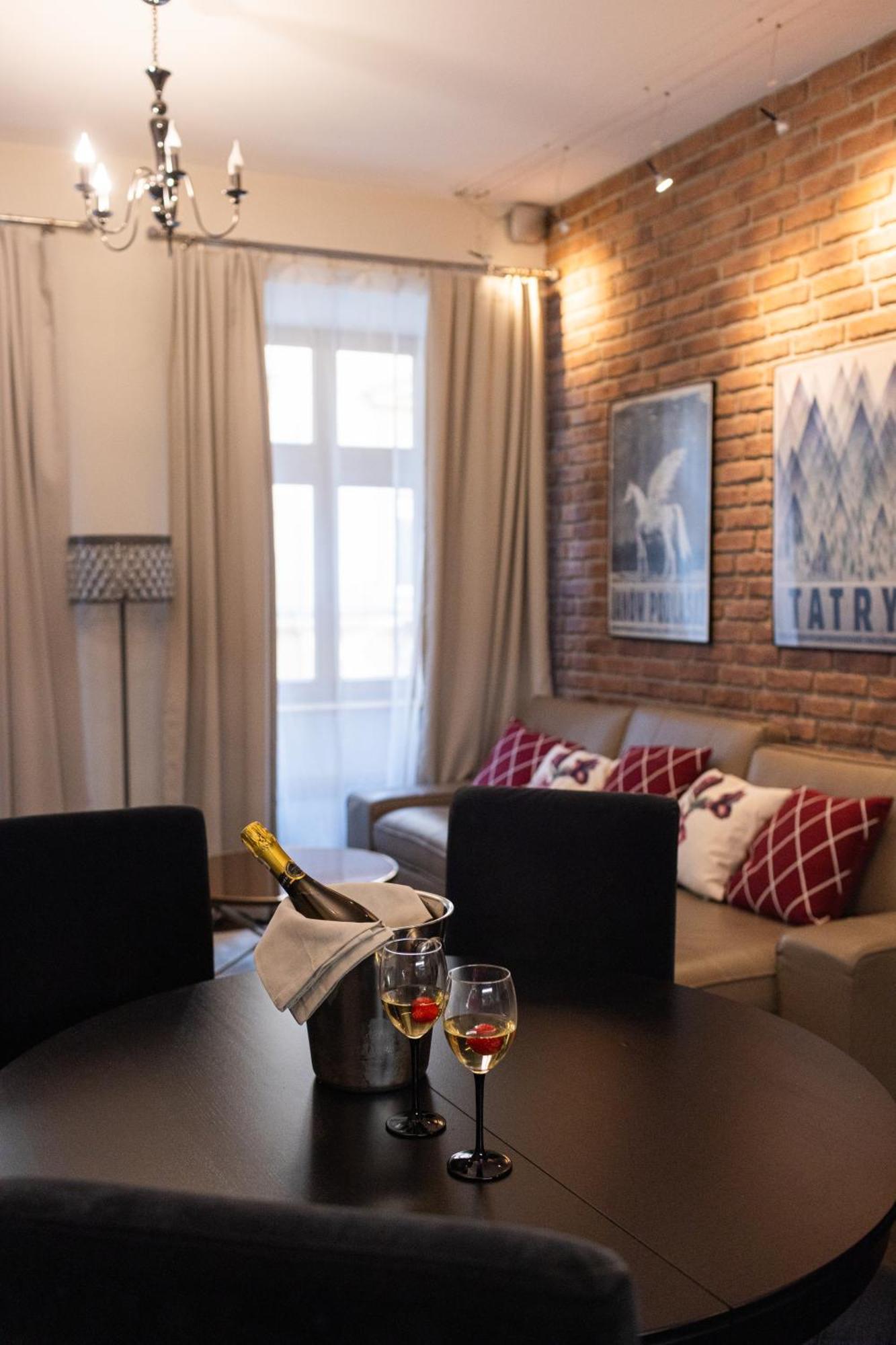 Lux Apartmenty - Old City Краков Экстерьер фото